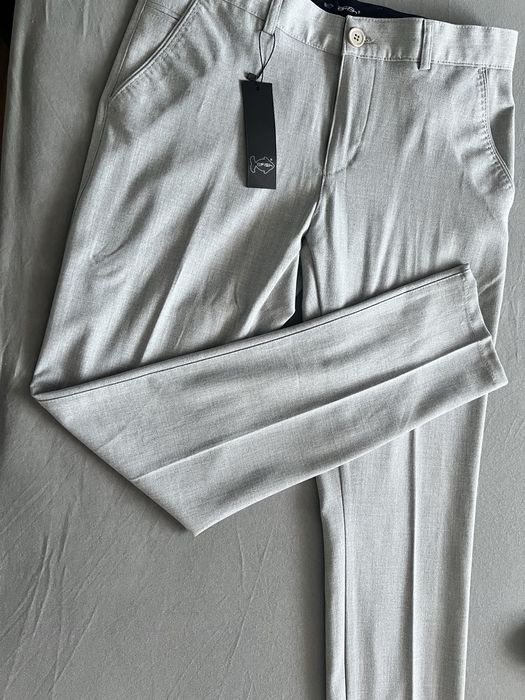 Pantalon elegant nou cu eticheta gri barbat ! Marimea 42!