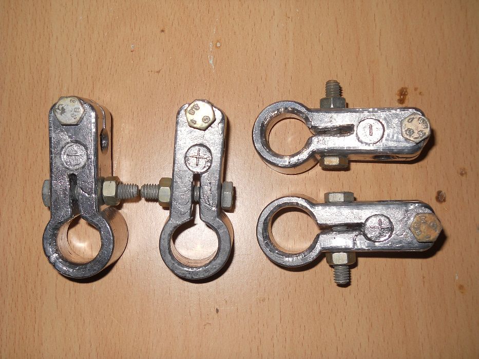 Set Borne solide din plumb pentru Acumulator