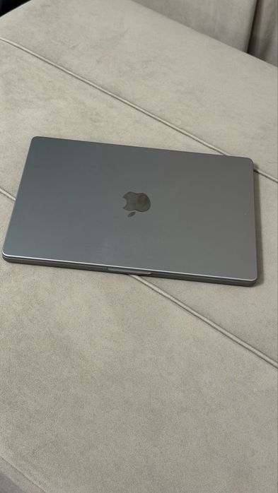 MacBook Pro M3, Внешнее состояние отличное