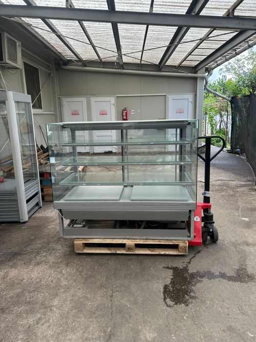 Vand vitrina cofetarie patiserie horeca perfect  funnctionala 150 cm