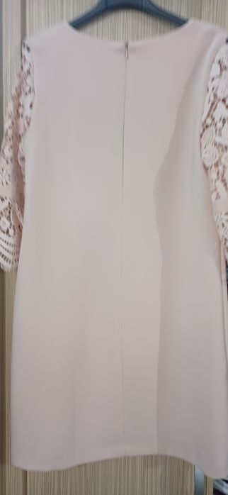 Vand rochie dama marimea 38 putin purtata culoare desvhisa