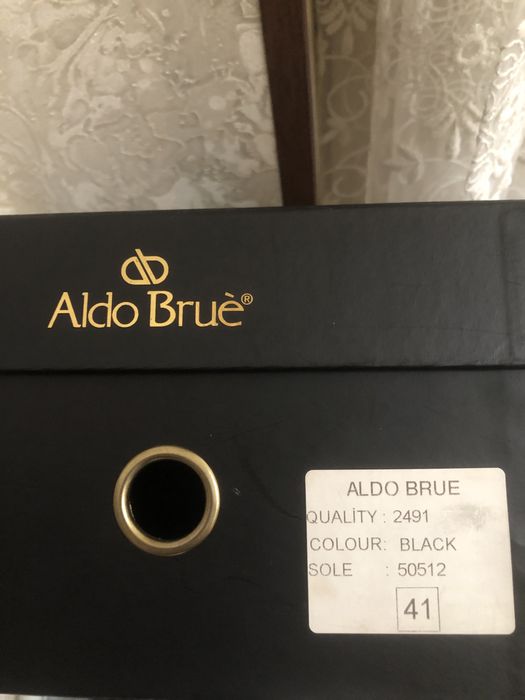 Tufli sotiladi. Туфли сотилади