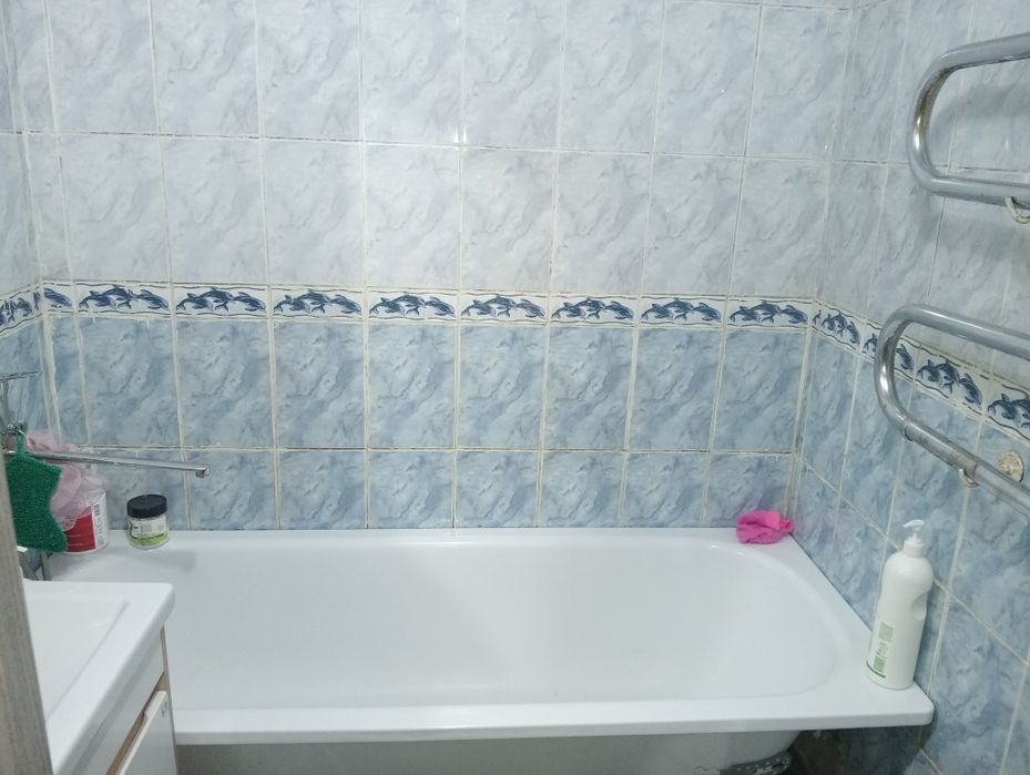 4-комн на 8 мкр 2 этаж