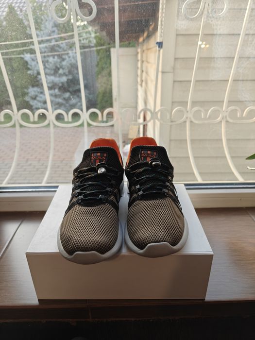 Кроссовки Kajila