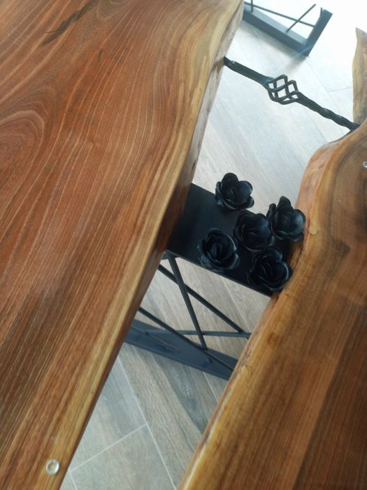 Дизайнерски ръчно изработени маси от масив орех и ковано желязо