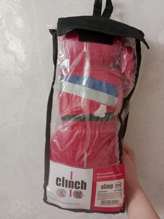 Продаю  Clinch боксерские перчатки 
Размер 1
