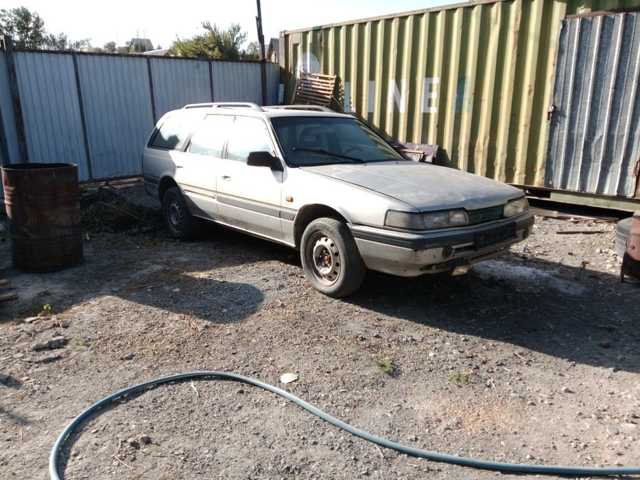 Автомобиль Мазда