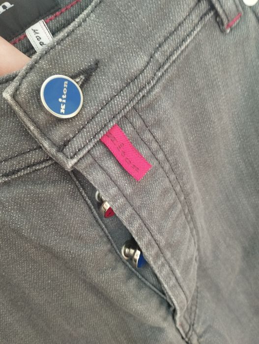 Продам Джинсы  kiton новые