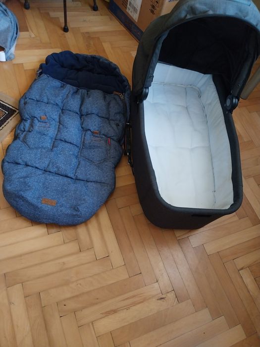 Cărucior de copii