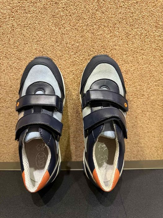 Нови маратонки за момче!