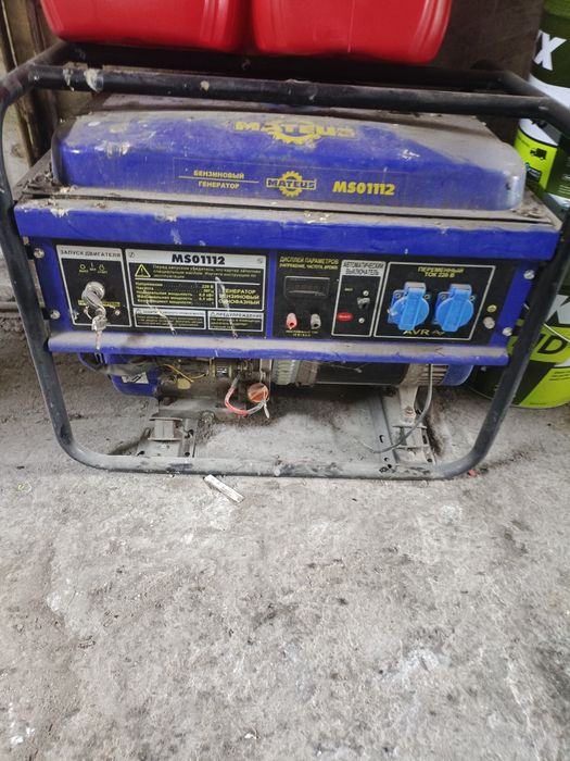 Продам бензиновый генератор