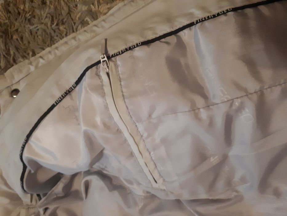 Серая куртка р.42-44.