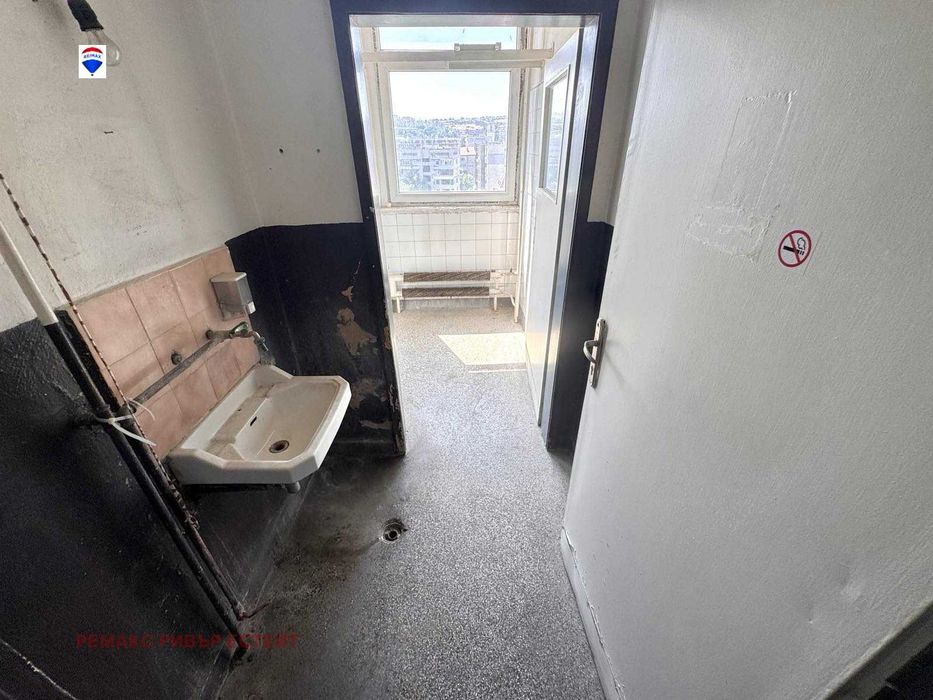 Дава се под наем Офис в Русе, Широк център - 200 кв.м за 718.08 € - Снимка #5