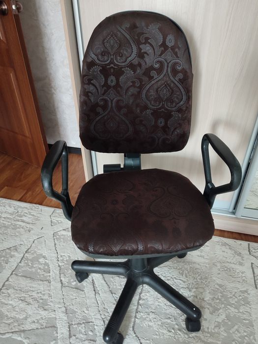 Продам компьютерное кресло