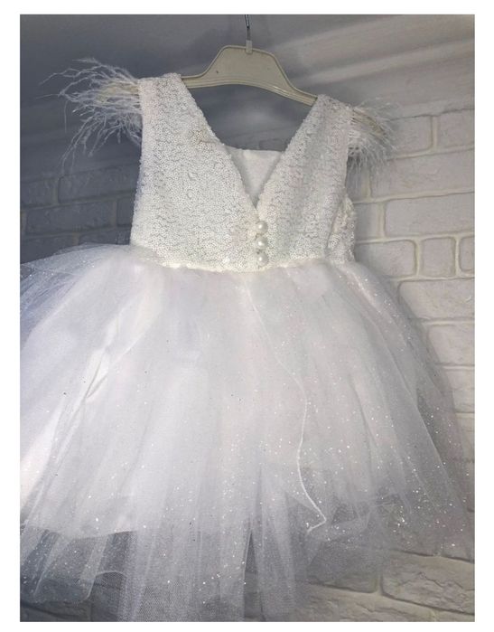 Нарядное платье  на девочку