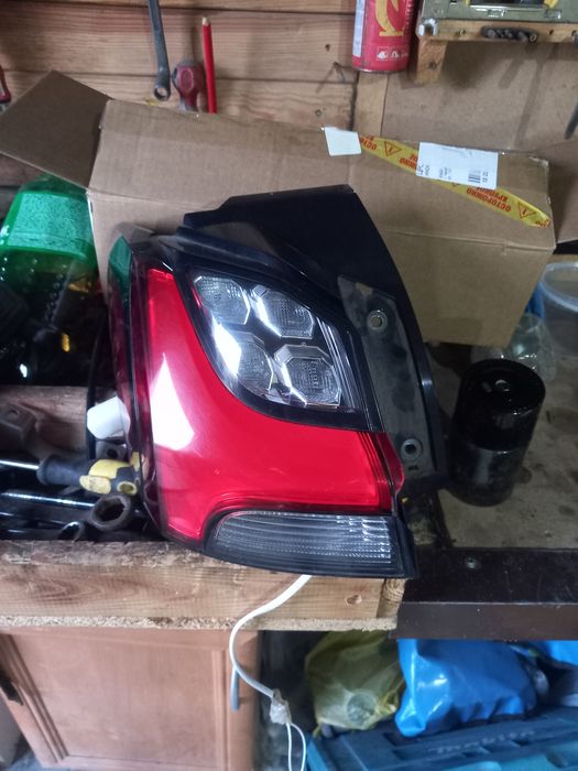 Продам задний фар с левой стороны