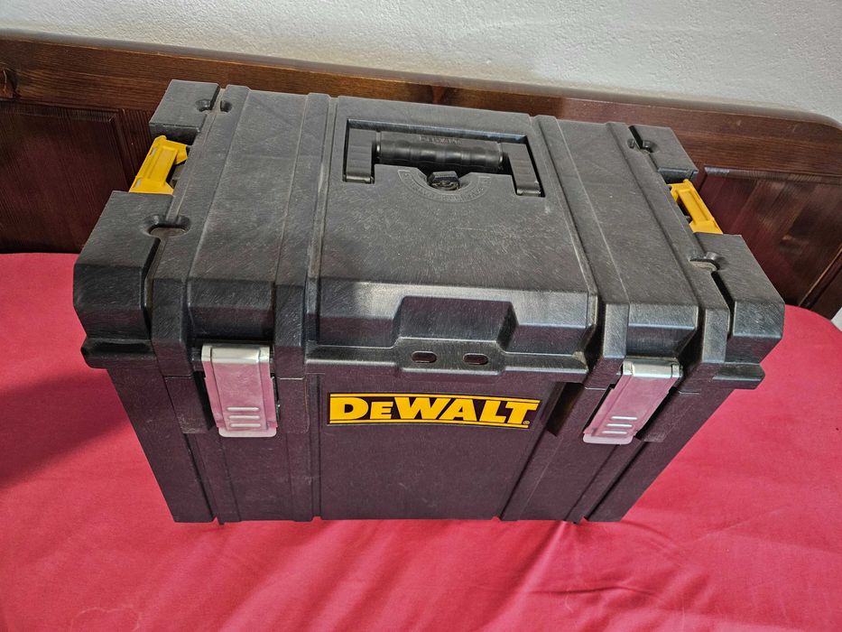 Куфар за инструменти DeWALT TOUGHSYSTEM DS400