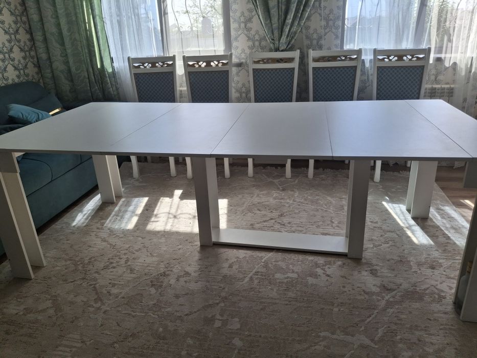 Продам стол трансформер со стульями (12- шт)