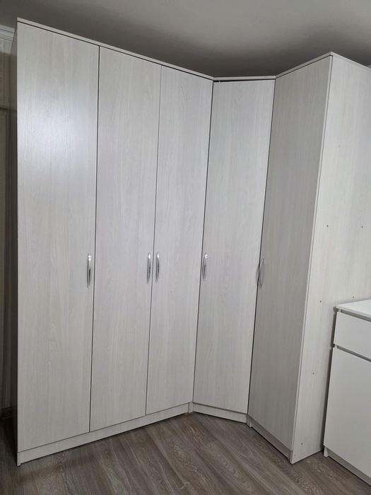 Продается шкаф плательный