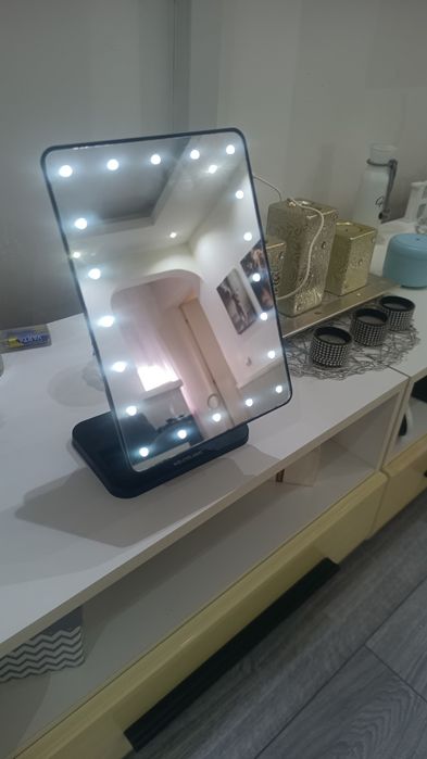 Oglindă Cosmetică   luminată cu touch