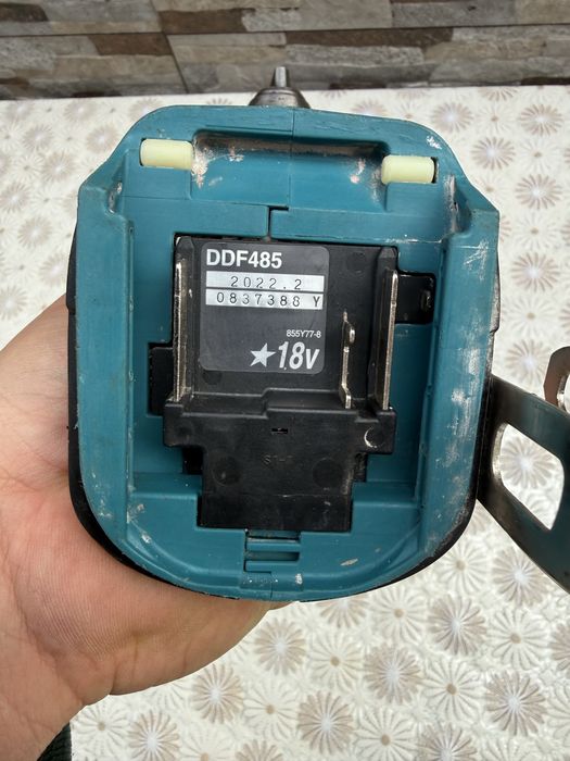 Акумулаторен винтоверт MAKITA