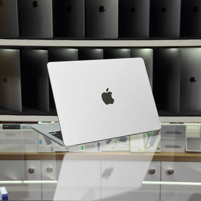 Macbook Air m2 16/512GB Silver Nasiya Savdo bor