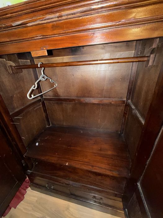 Комплект руски  мебели от масивно дърво – 2 дивана, кресло и шкаф