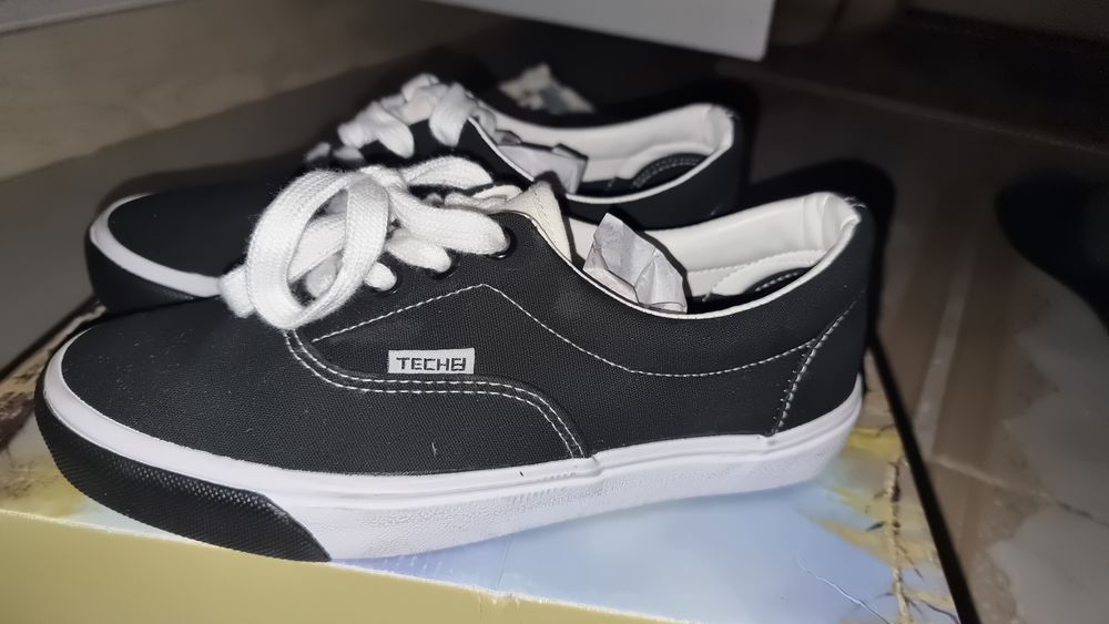 Продам кеды 2 пары