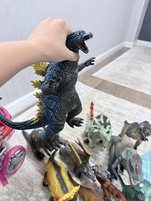 Динозавры разных размеров