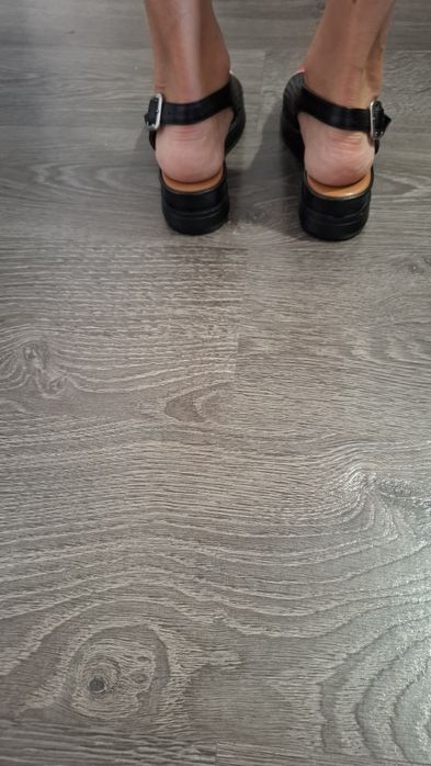 Sandale din piele NOI