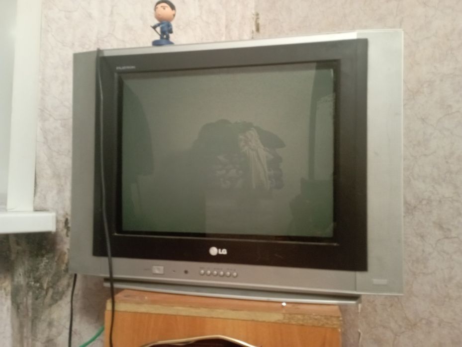 Телевизор продам