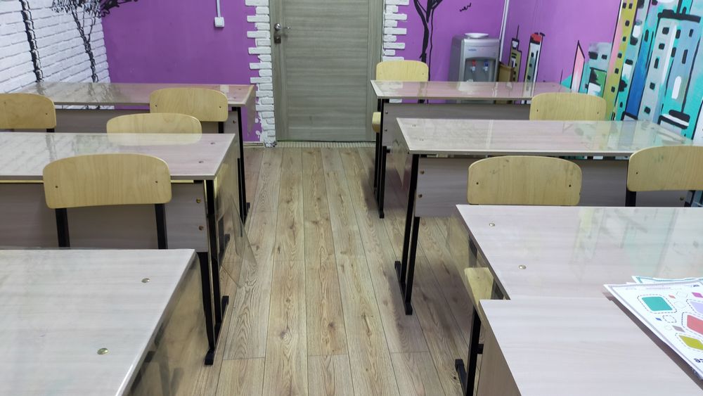 Продам парты с учительский стол
