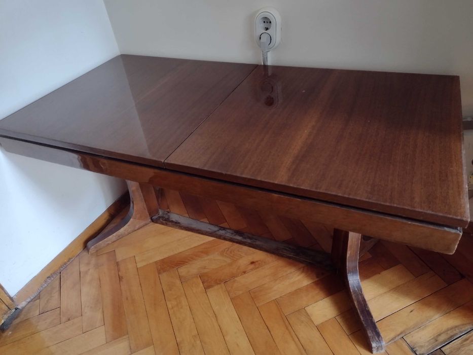 Холна разтегателна маса