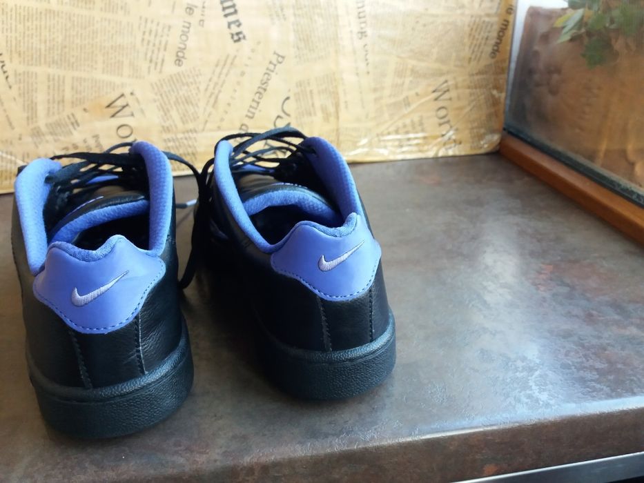 маратонки за момиче,кожени кецове,спортни обувки Nike,найк,номер 38,5