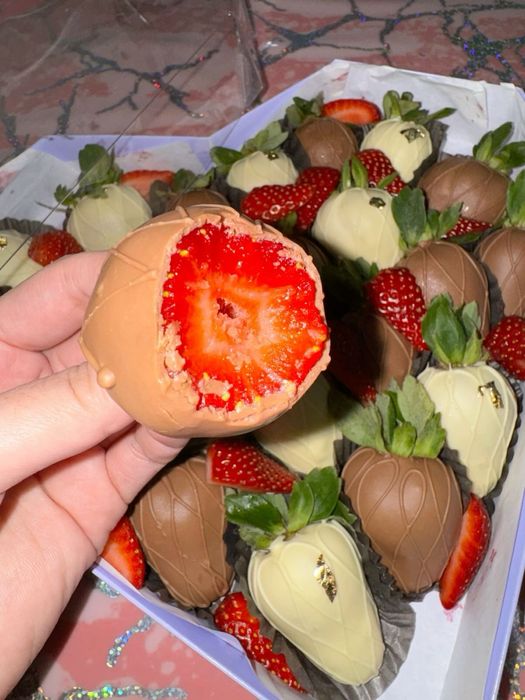 Клубника в шоколаде/ Астана