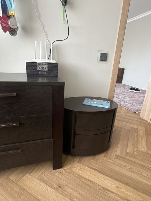 Комод с зеркалом и 2 тумбы