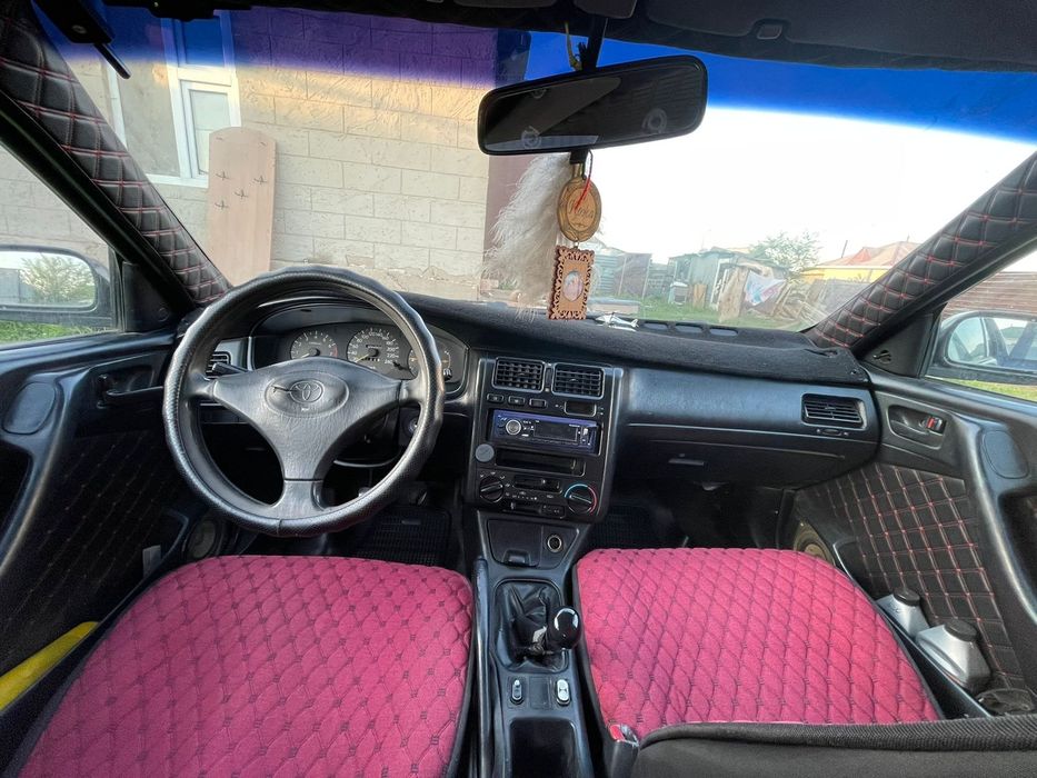 Тойота Карина 1.6