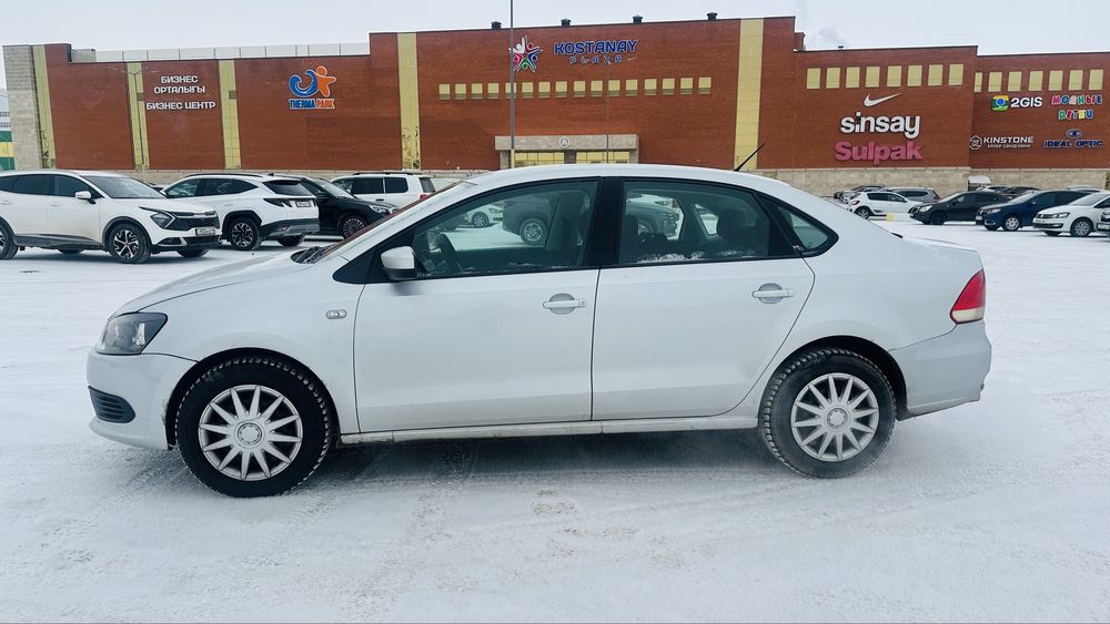 Продам Volkswagen Polo 2013, автомат