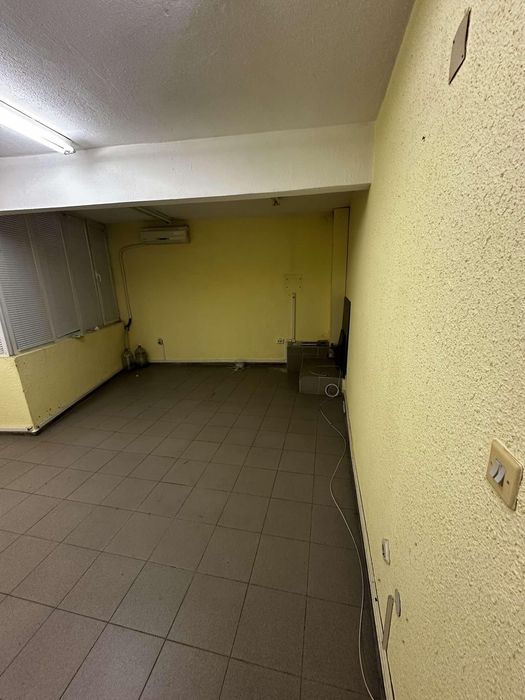 Дава се под наем Офис в Варна, Център - 35 кв.м за 202.98 € - Снимка #2