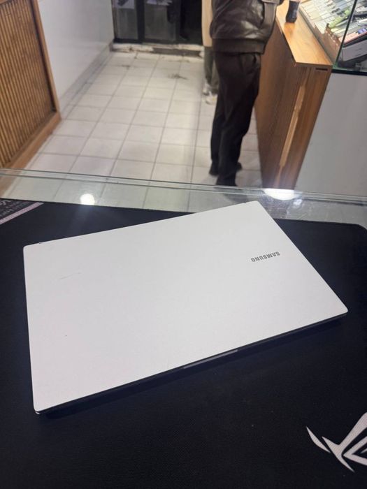 Ноутбук Samsung Galaxuybook Intel Core i7-13 SSD 1TB DDR5 16GB IPS