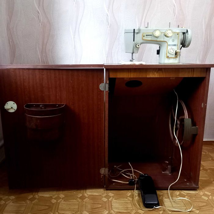 Продается швейная машинка Чайка