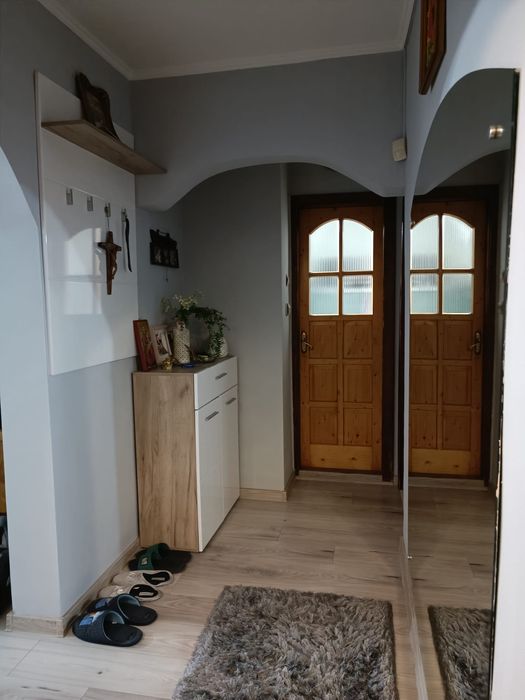 Închiriez apartament