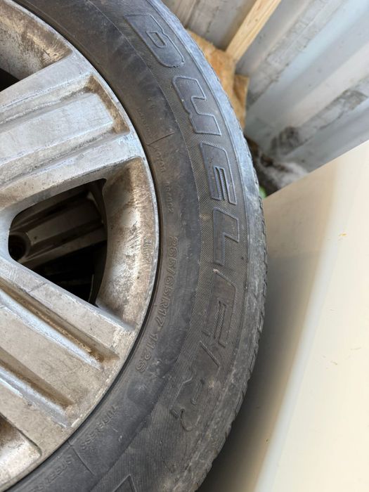 Продом диск с шинами от крузака комплект