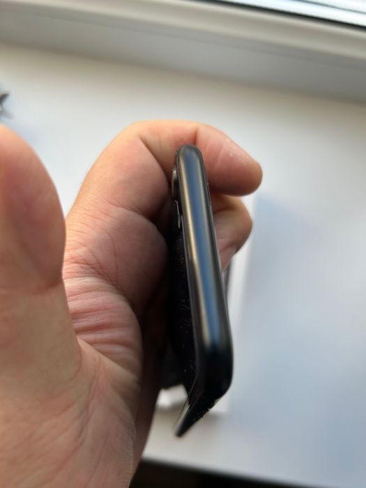 IPhone SE 64GB 3 поколение