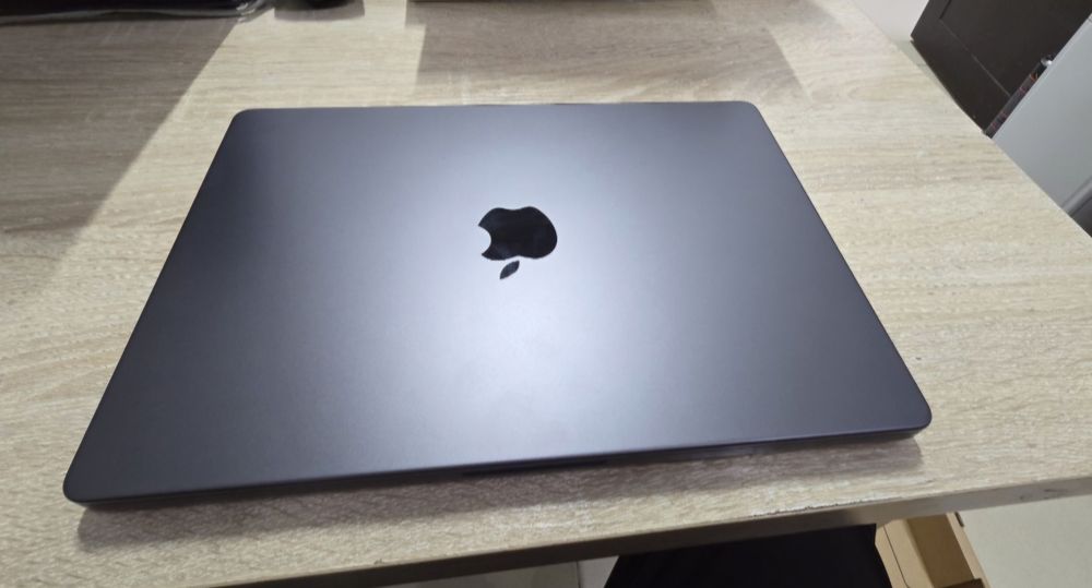 Продам MacBook Pro
