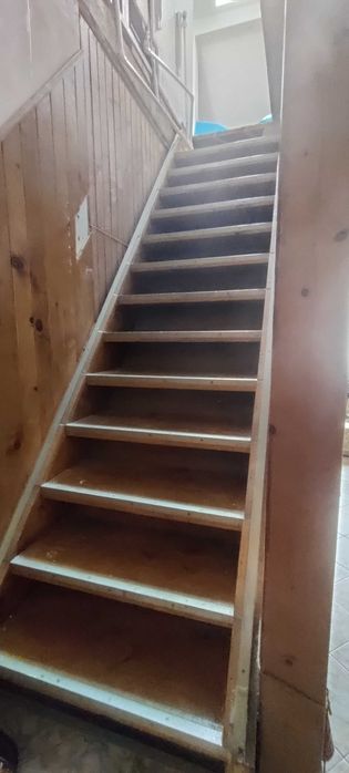 Vand Scara mansarda din lemn pentru interior