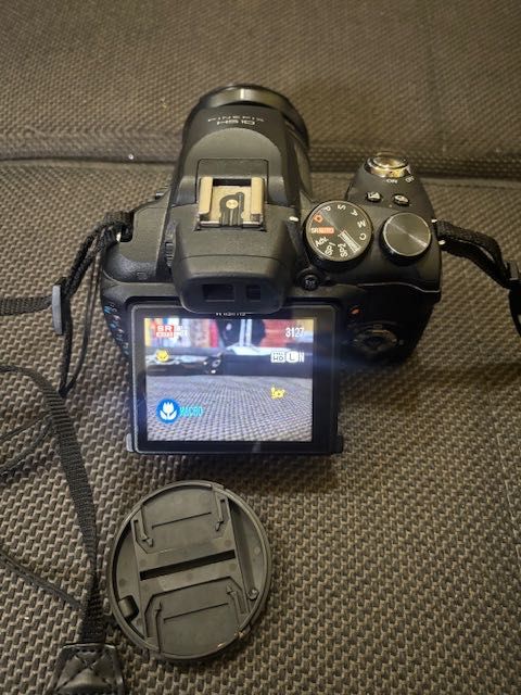FujiFilm FinePix HS10