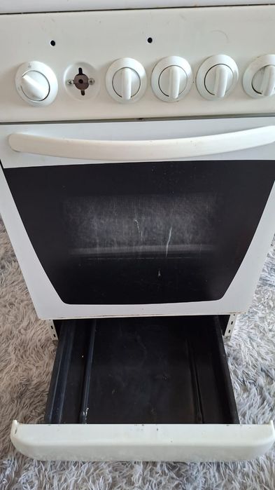 Продам газовую плиту