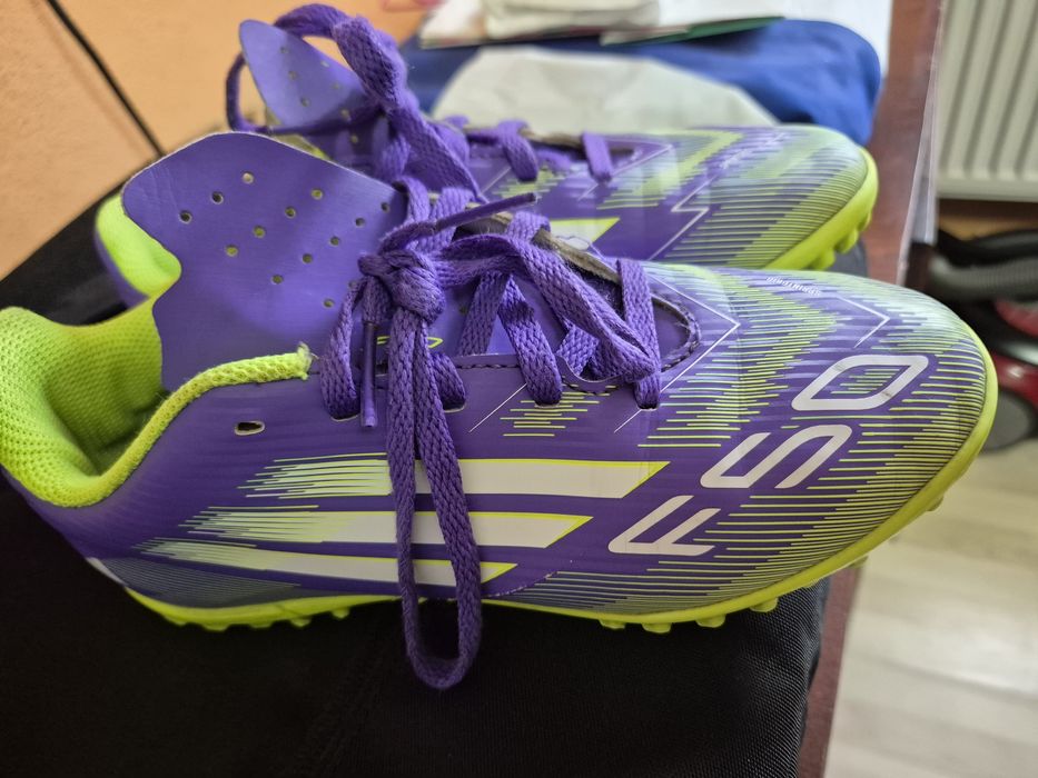 Ghete fotbal copii Adidas F50 marime 33