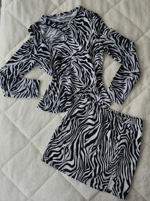 Ефектен дамски комплект – зебра принт